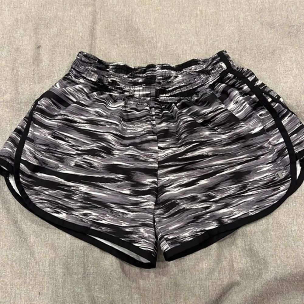 Champion performance shorts with lining. XS